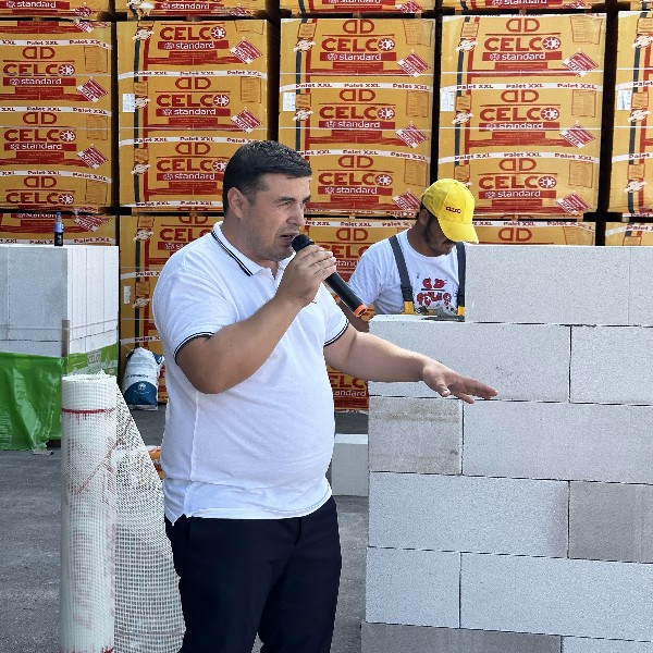 Producători